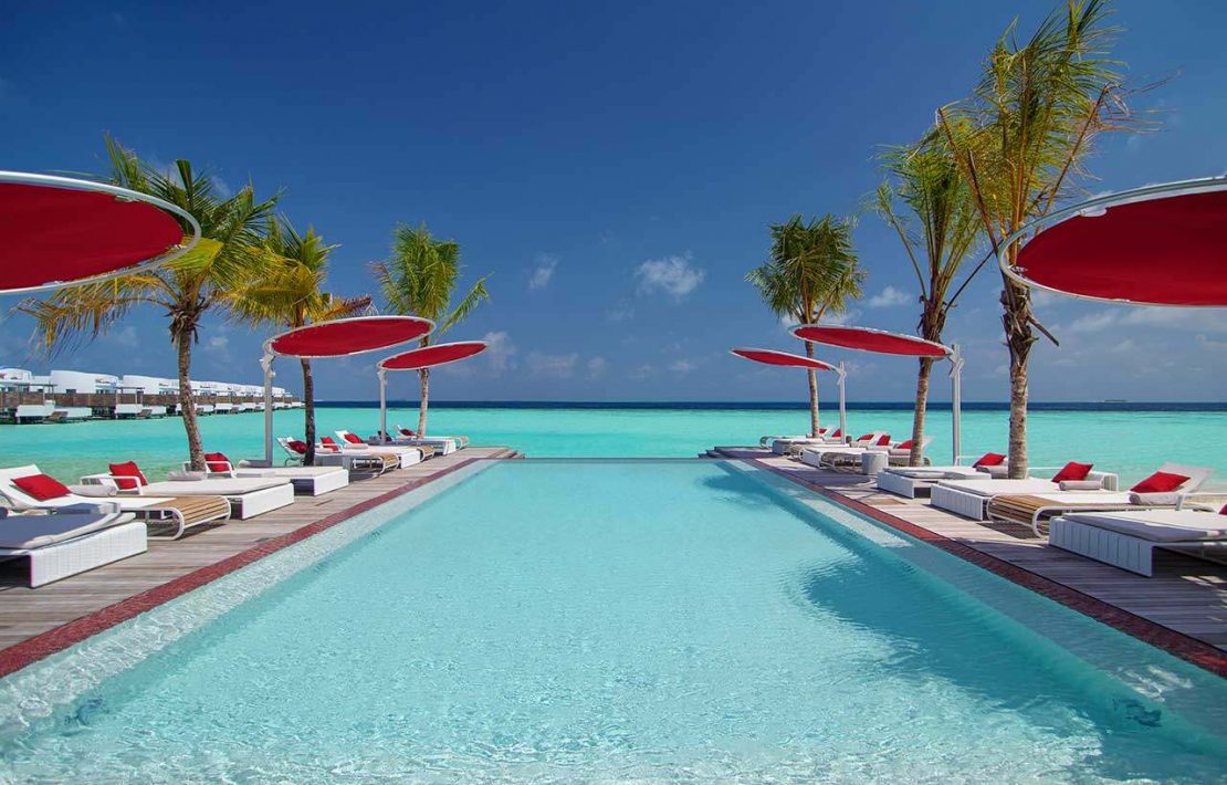 Infinity Pool Lux Malediven